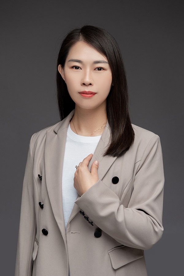 客戶經(jīng)理：巴素娟